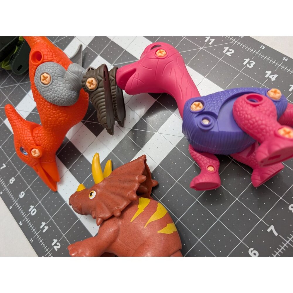 Take Apart Dinosaur Stem colorful toys replacement pieces 5 plastic toys - Picture 8 of 10